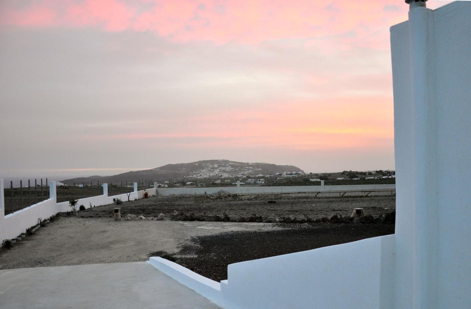 Calma Eco Houses Sunset View Emporio  ภายนอก รูปภาพ