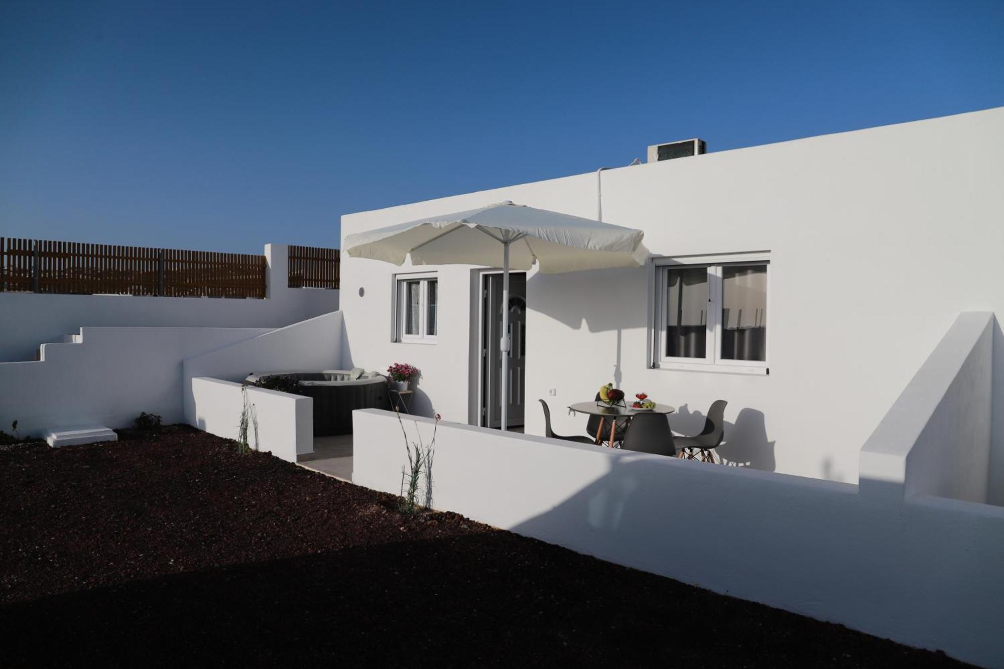 Calma Eco Houses Sunset View Emporio  ภายนอก รูปภาพ