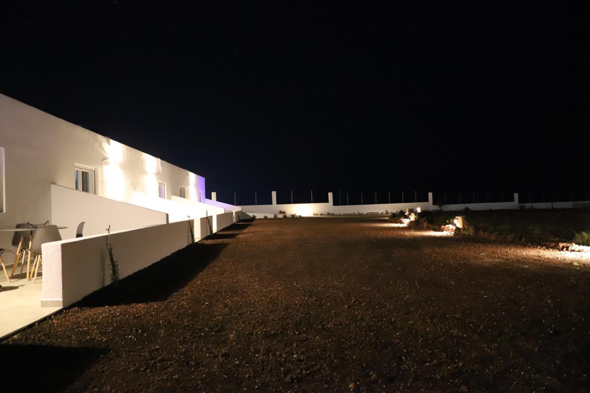 Calma Eco Houses Sunset View Emporio  ภายนอก รูปภาพ