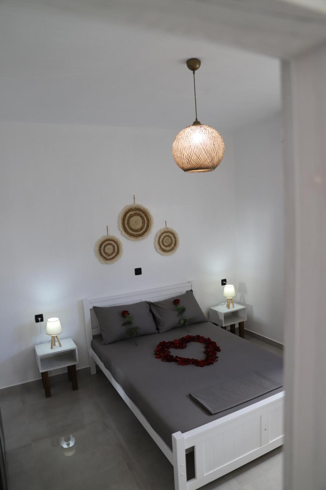 Calma Eco Houses Sunset View Emporio  ภายนอก รูปภาพ