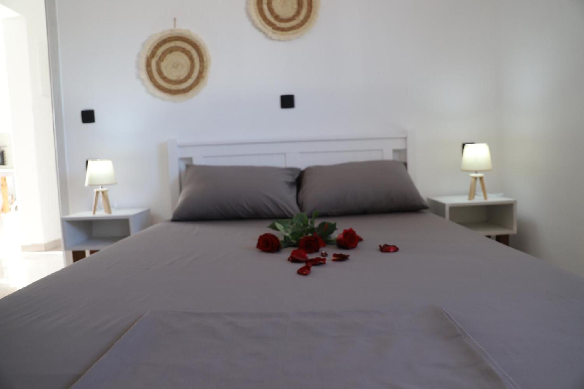 Calma Eco Houses Sunset View Emporio  ภายนอก รูปภาพ
