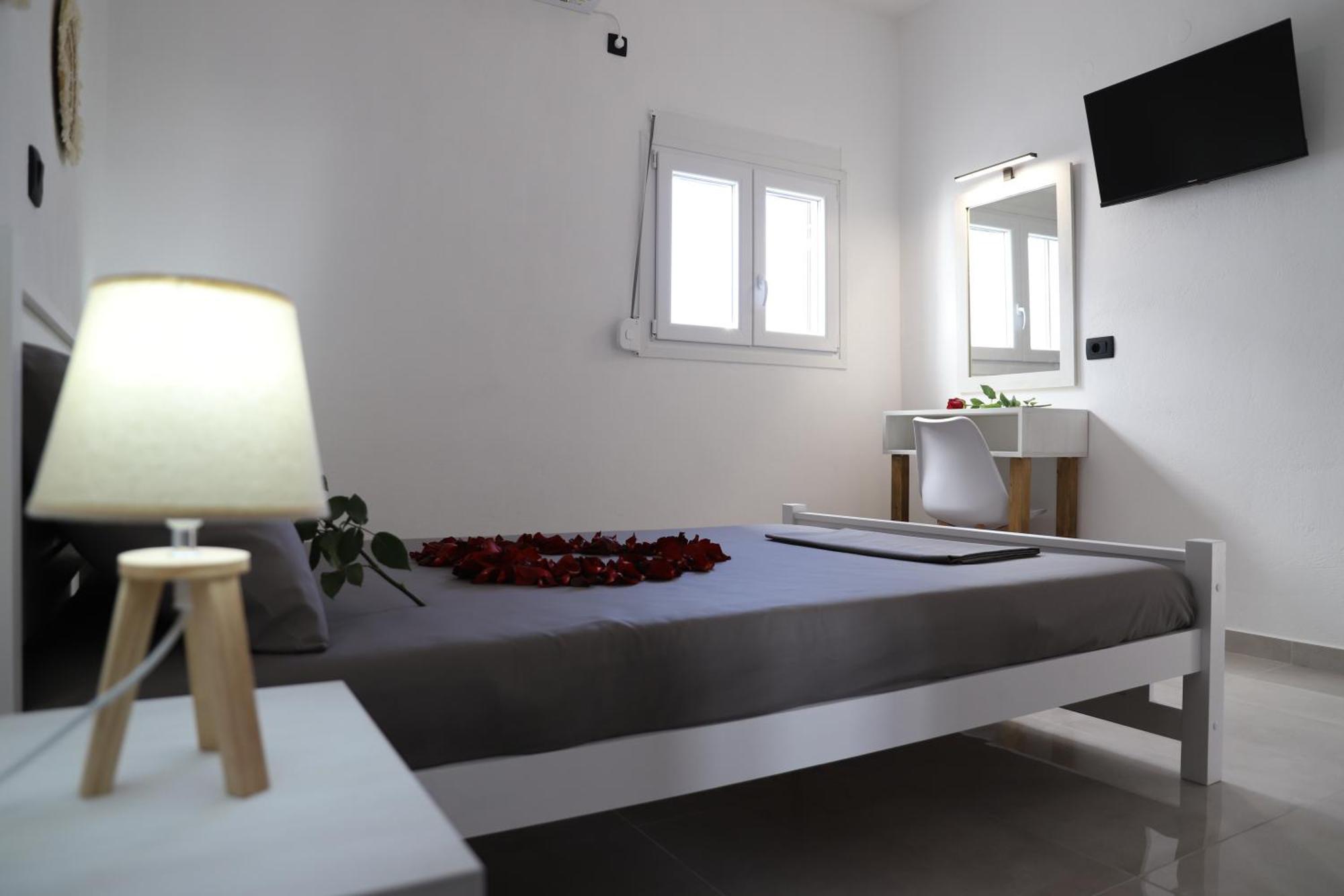 Calma Eco Houses Sunset View Emporio  ภายนอก รูปภาพ