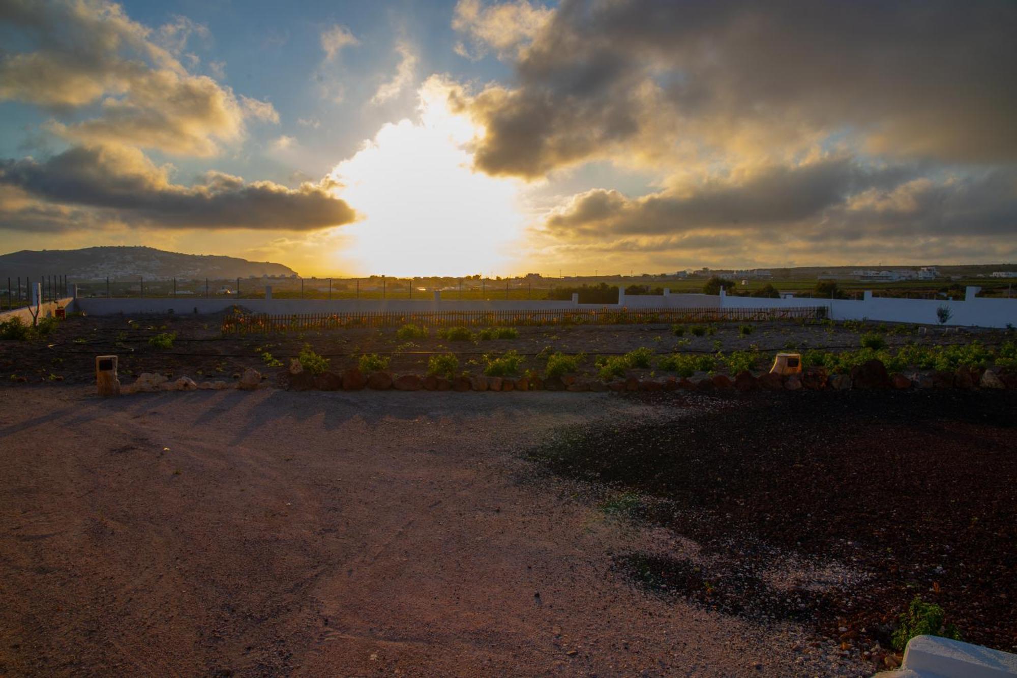 Calma Eco Houses Sunset View Emporio  ภายนอก รูปภาพ
